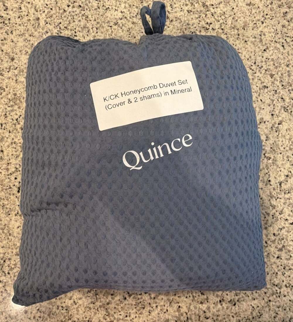 Quince Organic Cotton Luxe Honeycomb Duvet Set King / California King in Mineral